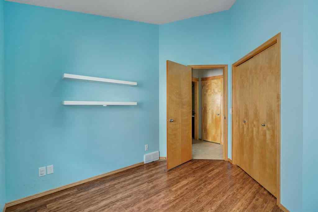 MLS® A2267161 - 106 Thornbird Way SE in Thorburn Airdrie, Residential