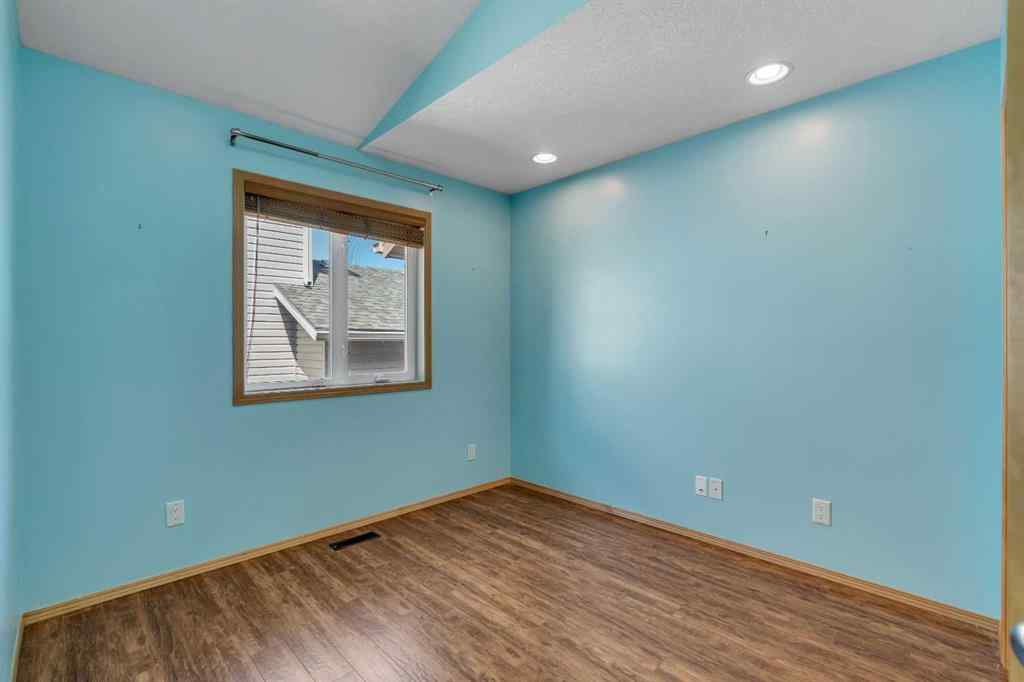 MLS® A2267161 - 106 Thornbird Way SE in Thorburn Airdrie, Residential