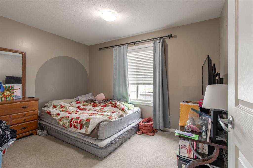 MLS® A2267162 - 3 Aberdeen Road W in West Highlands Lethbridge, Rental