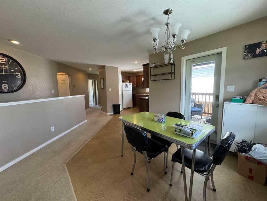 MLS® A2267162 - 3 Aberdeen Road W in West Highlands Lethbridge, Rental