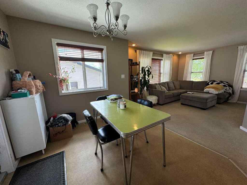 MLS® A2267162 - 3 Aberdeen Road W in West Highlands Lethbridge, Rental