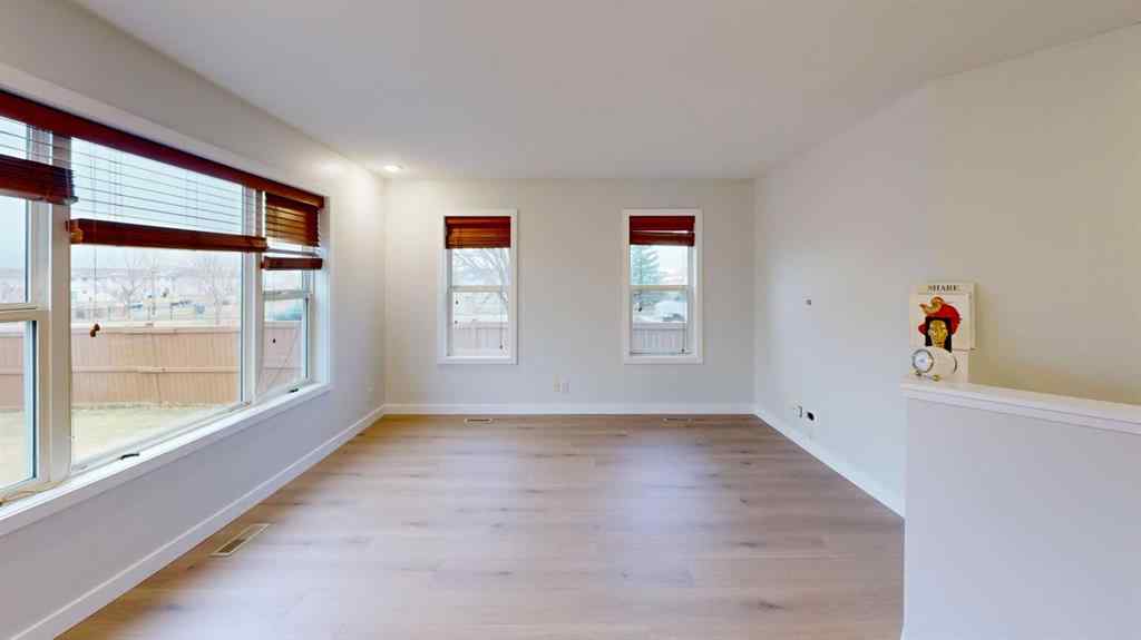 MLS&reg; # A2267162 - 3 Aberdeen Road W in West Highlands Lethbridge, Rental Open Houses