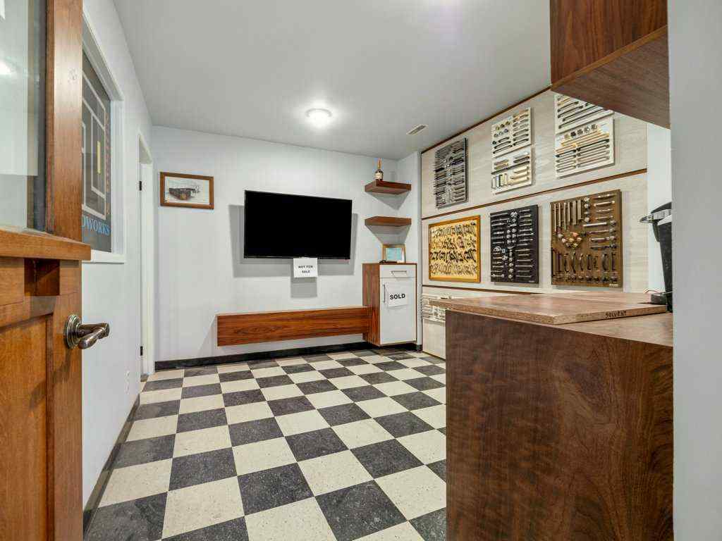 MLS® A2267163 - Unit #Unit D & F 2926 8 Avenue N in Shackleford Industrial Park Lethbridge, Commercial