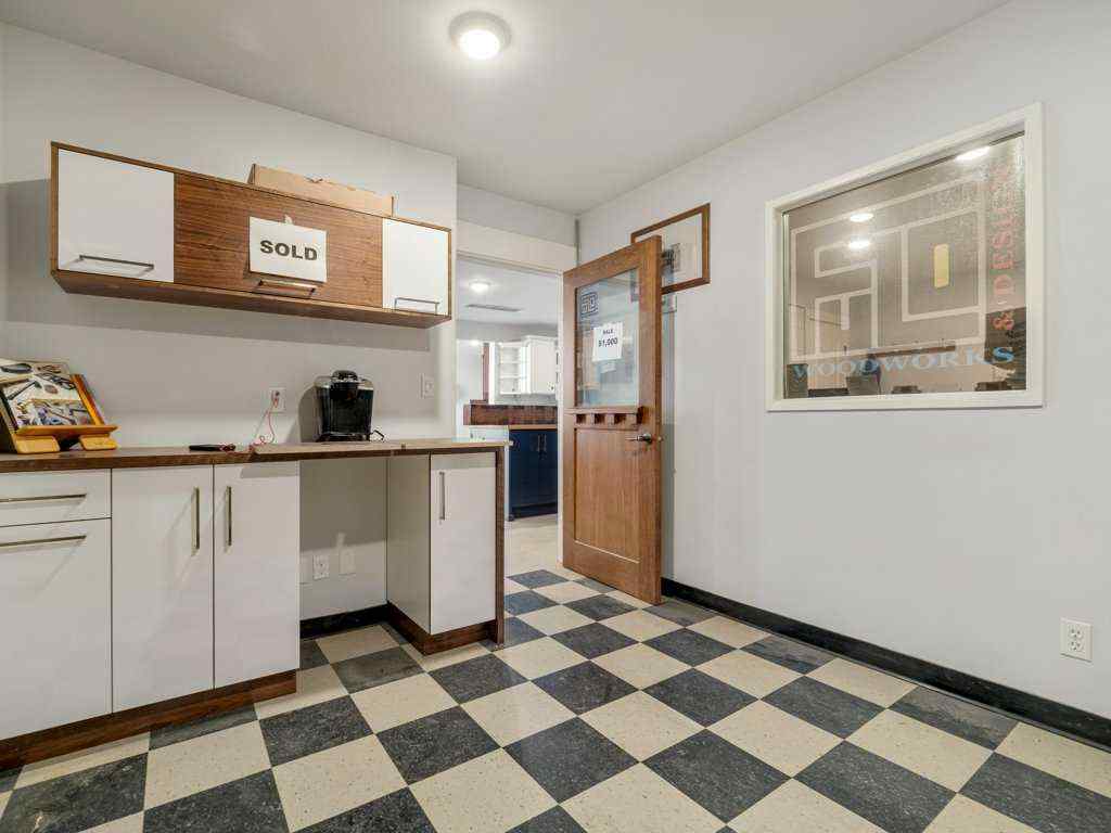 MLS® A2267163 - Unit #Unit D & F 2926 8 Avenue N in Shackleford Industrial Park Lethbridge, Commercial