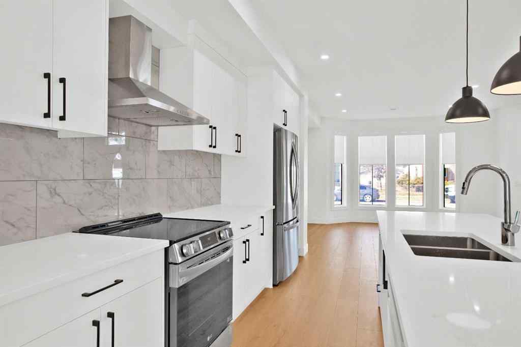 MLS® A2267168 - 2516 16A Street SE in Inglewood Calgary, Residential