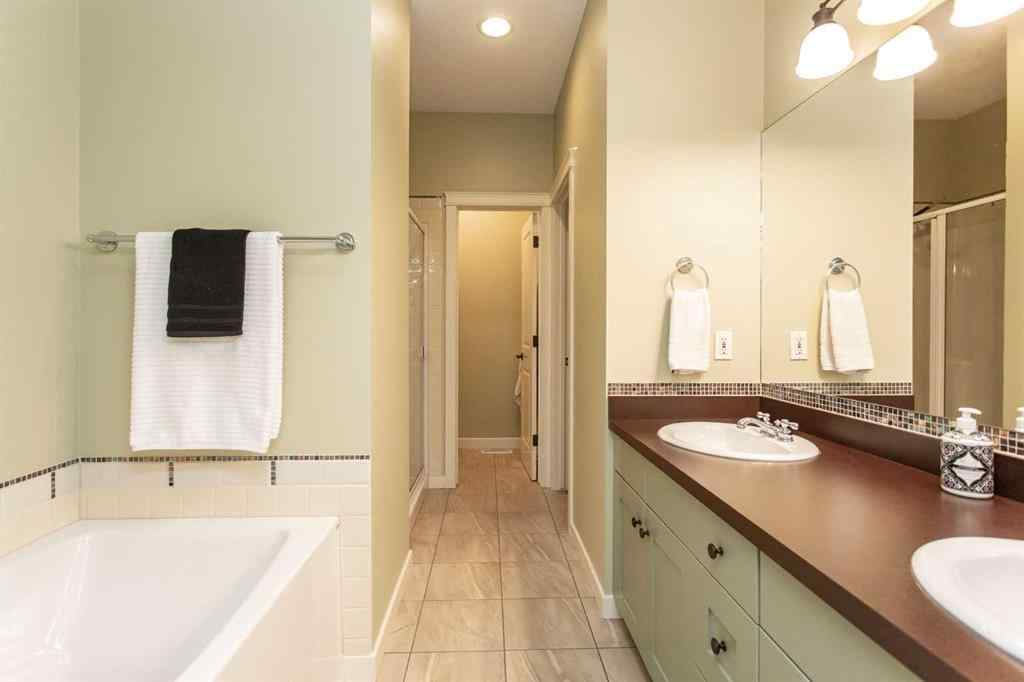 MLS® A2267169 - 20 Cranna Cove  in Cranna Cove Lacombe, Residential