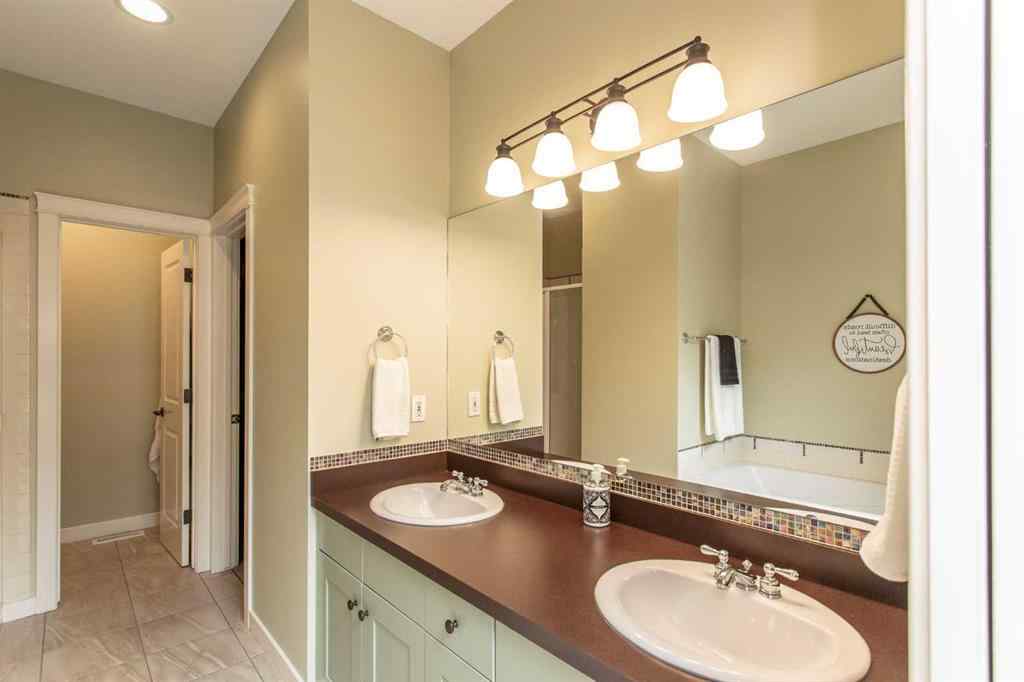 MLS® A2267169 - 20 Cranna Cove  in Cranna Cove Lacombe, Residential