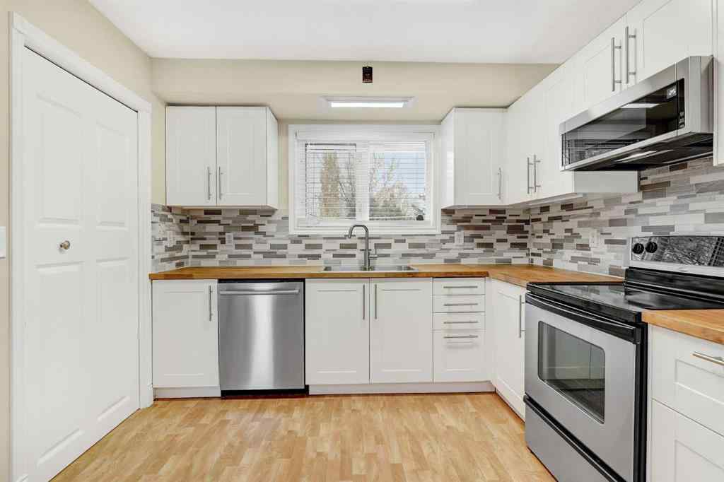 MLS&reg; # A2267170 - 9322 72 Avenue  in South Patterson Place Grande Prairie, Residential Open Houses