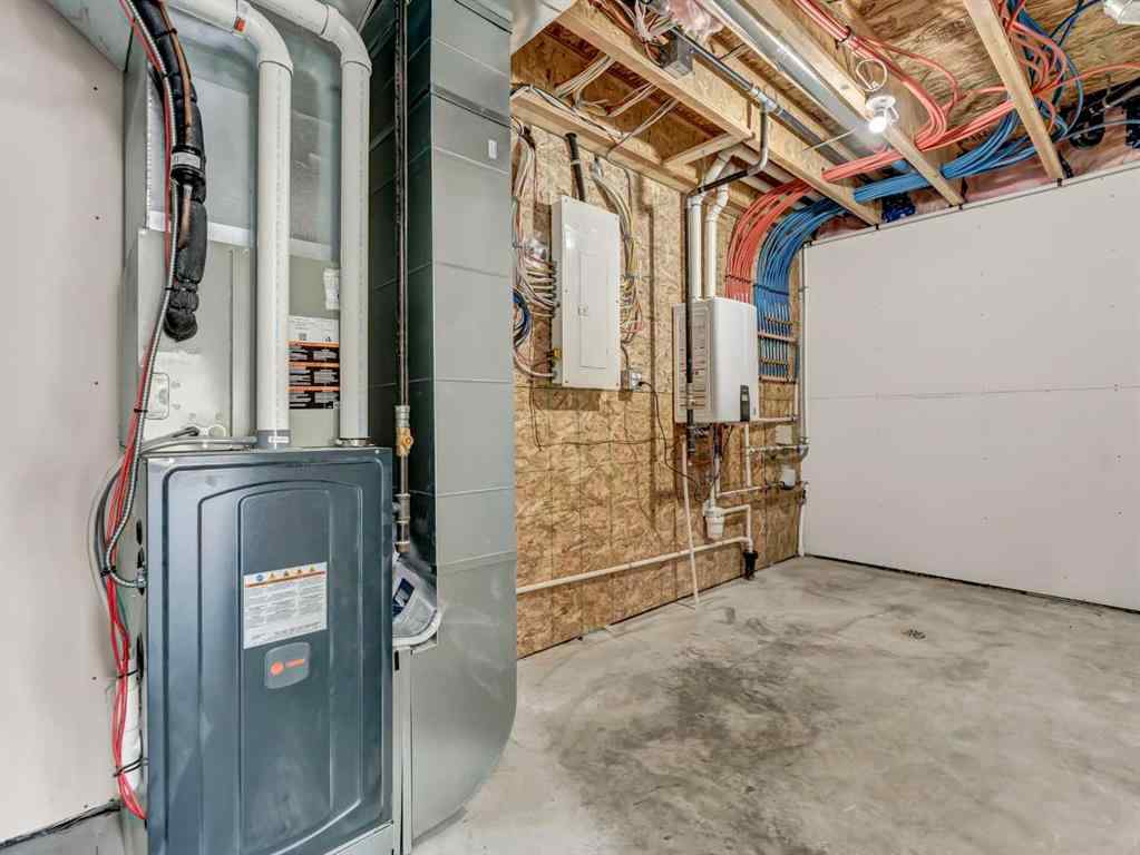 MLS® A2267171 - 31 Sierra Road SW in SW Southridge Medicine Hat, Residential