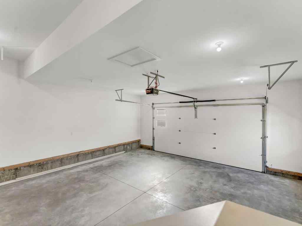 MLS® A2267171 - 31 Sierra Road SW in SW Southridge Medicine Hat, Residential