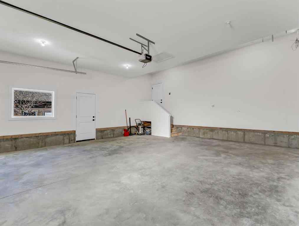 MLS® A2267171 - 31 Sierra Road SW in SW Southridge Medicine Hat, Residential