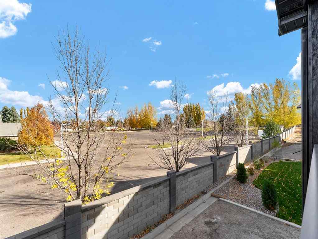 MLS® A2267171 - 31 Sierra Road SW in SW Southridge Medicine Hat, Residential