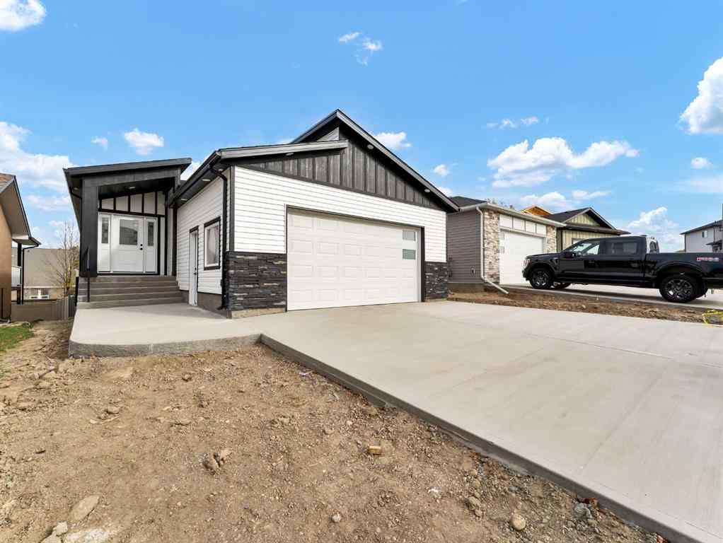 MLS® A2267171 - 31 Sierra Road SW in SW Southridge Medicine Hat, Residential