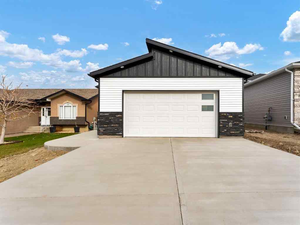 MLS® A2267171 - 31 Sierra Road SW in SW Southridge Medicine Hat, Residential