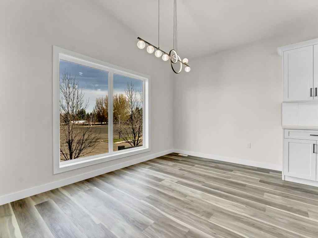 MLS® A2267171 - 31 Sierra Road SW in SW Southridge Medicine Hat, Residential