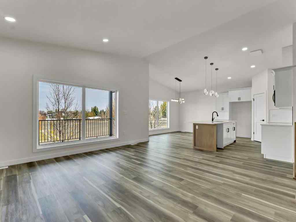 MLS® A2267171 - 31 Sierra Road SW in SW Southridge Medicine Hat, Residential