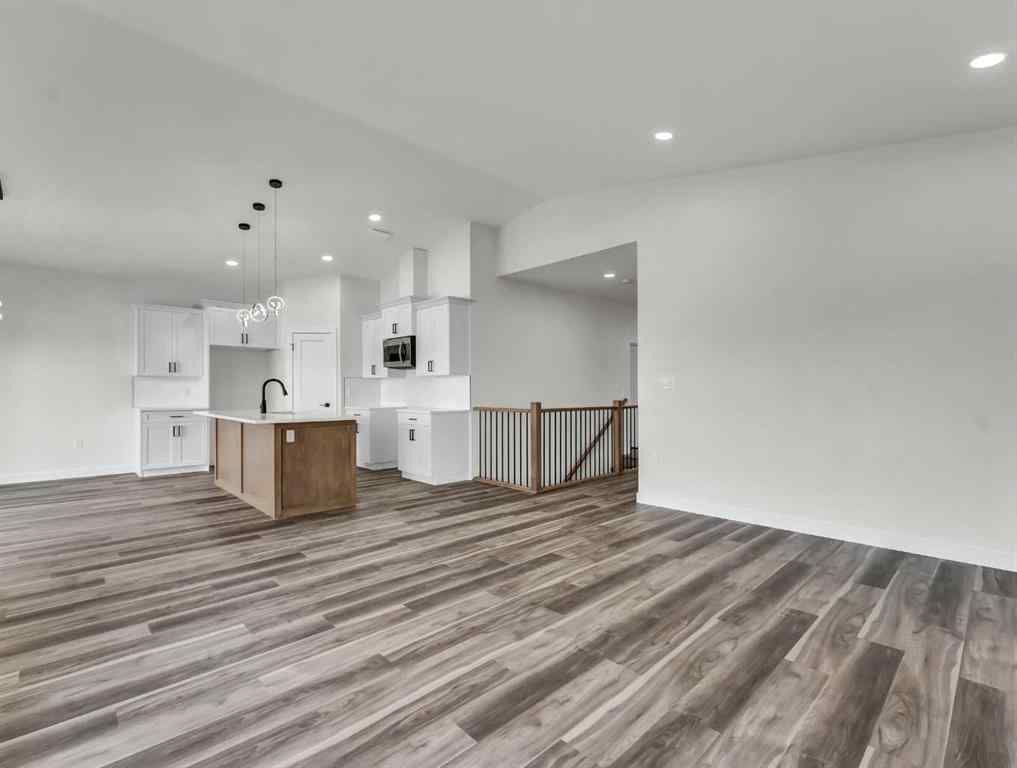 MLS® A2267171 - 31 Sierra Road SW in SW Southridge Medicine Hat, Residential