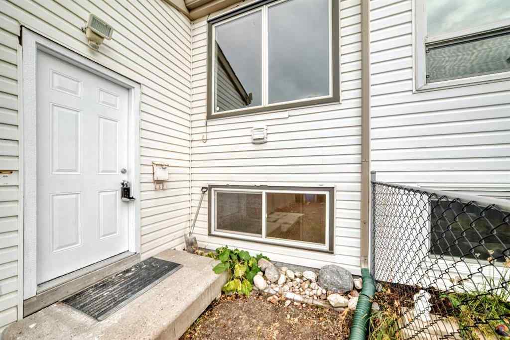 MLS® A2267173 - 1106 53A Street SE in Penbrooke Meadows Calgary, Residential