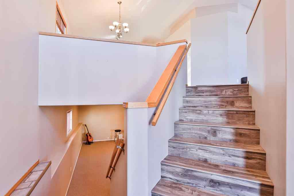 MLS&reg; # A2267174 - 175 Cowichan Court W in Indian Battle Heights Lethbridge, Residential Open Houses