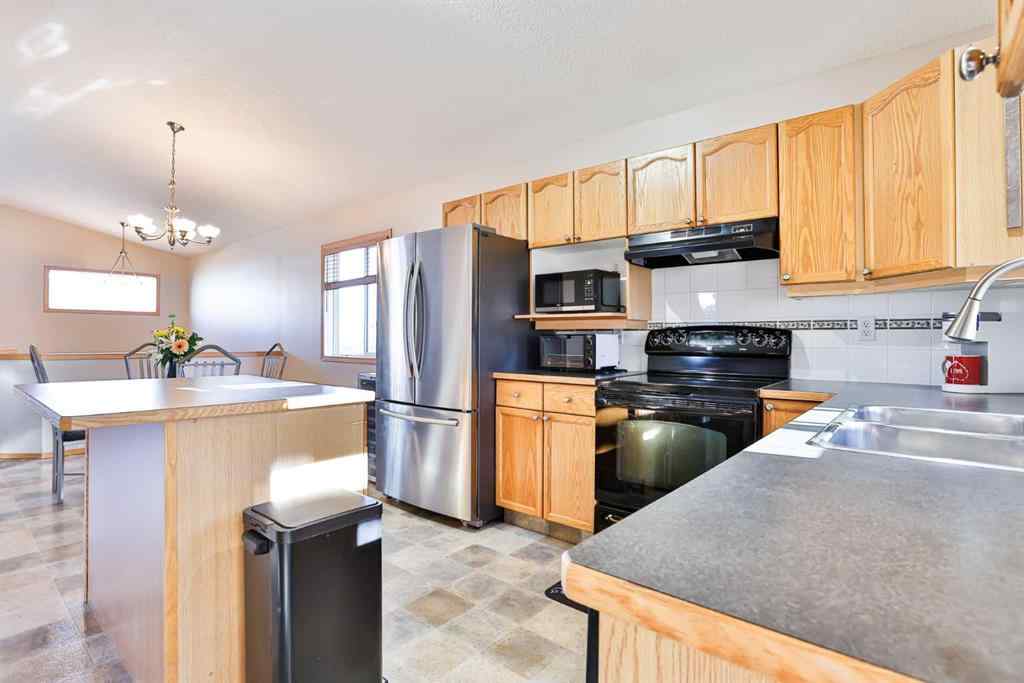 MLS&reg; # A2267174 - 175 Cowichan Court W in Indian Battle Heights Lethbridge, Residential Open Houses