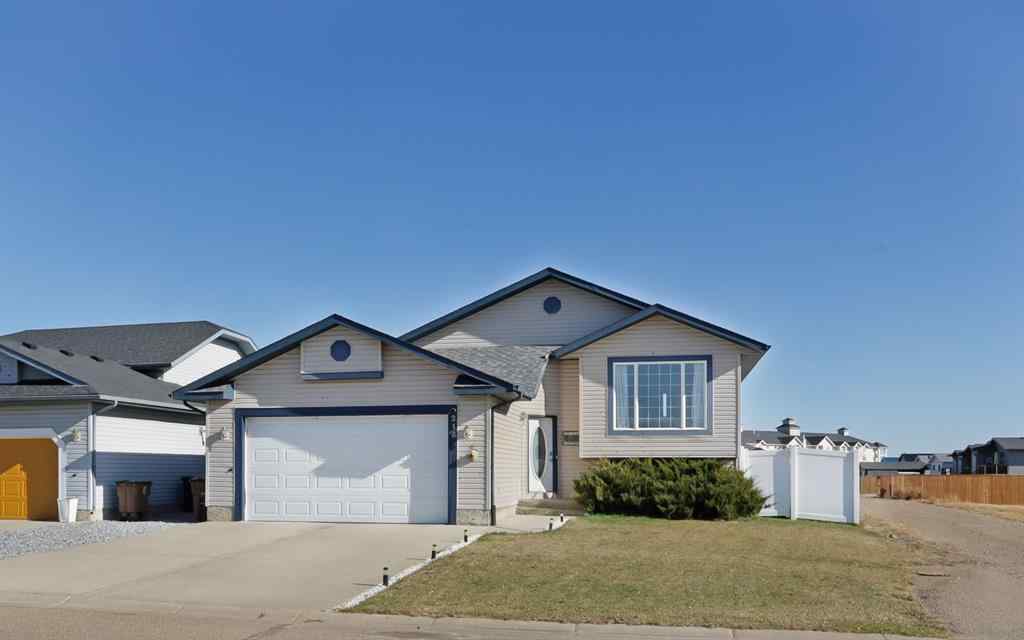 MLS® A2267177 - 216 14 Street E in Meadowbrook Brooks, Residential