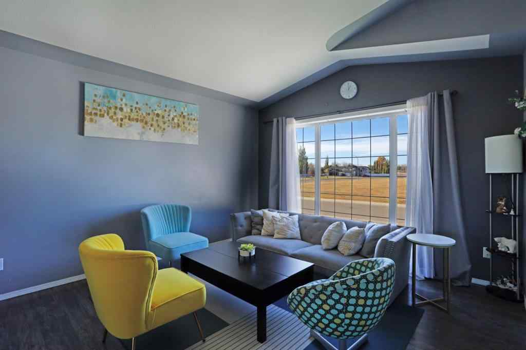 MLS® A2267177 - 216 14 Street E in Meadowbrook Brooks, Residential