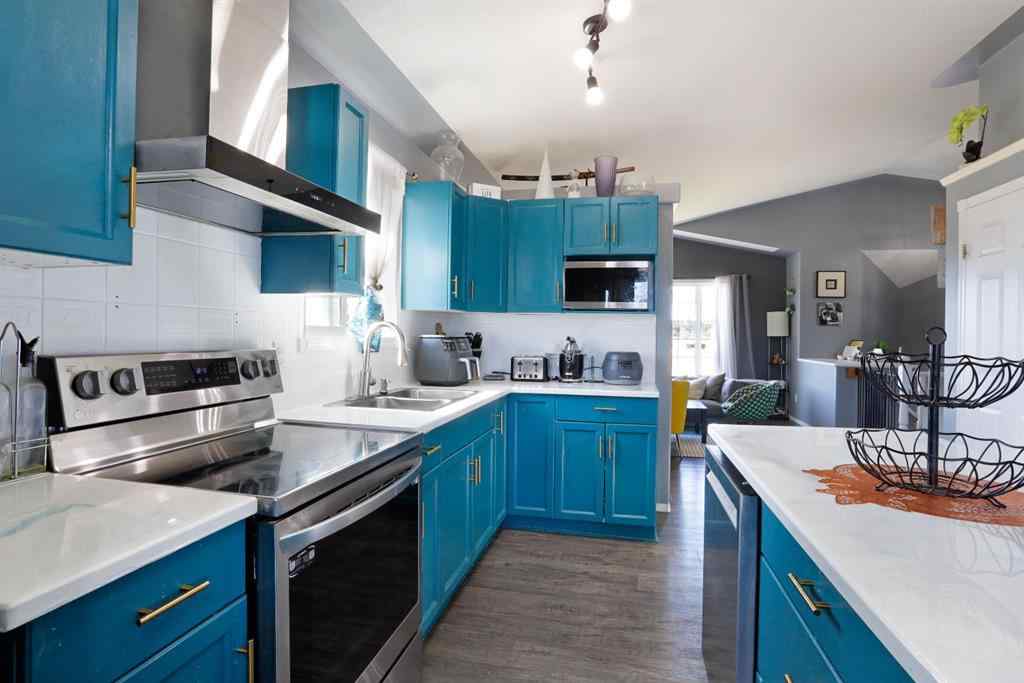 MLS® A2267177 - 216 14 Street E in Meadowbrook Brooks, Residential