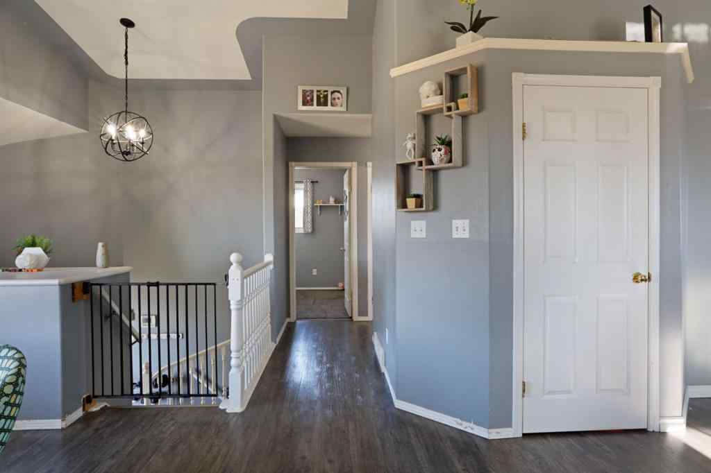 MLS® A2267177 - 216 14 Street E in Meadowbrook Brooks, Residential