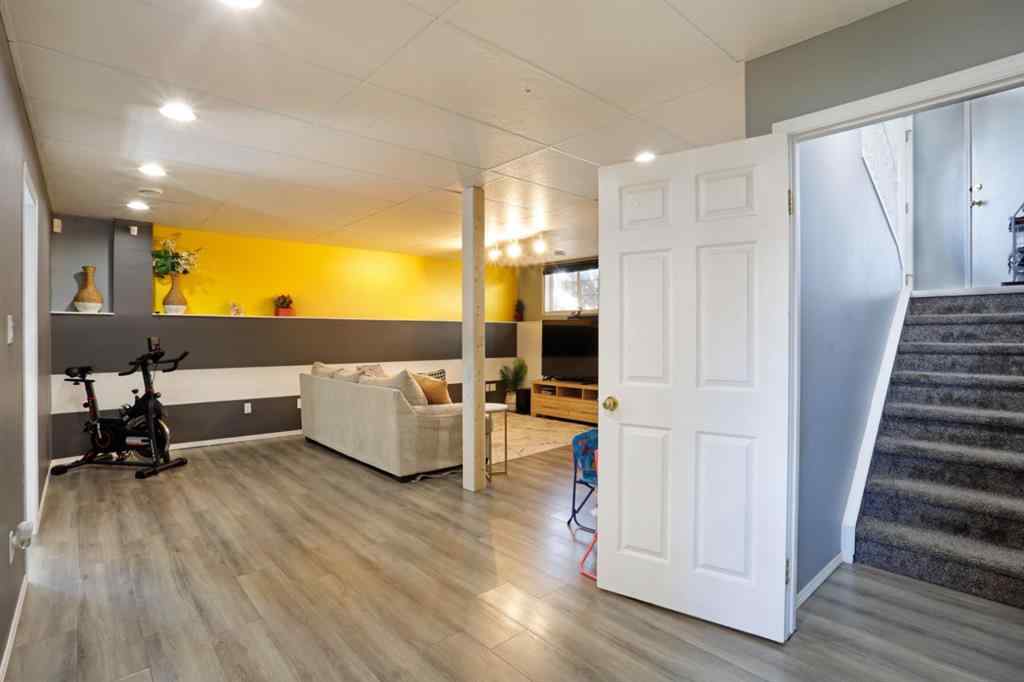 MLS® A2267177 - 216 14 Street E in Meadowbrook Brooks, Residential