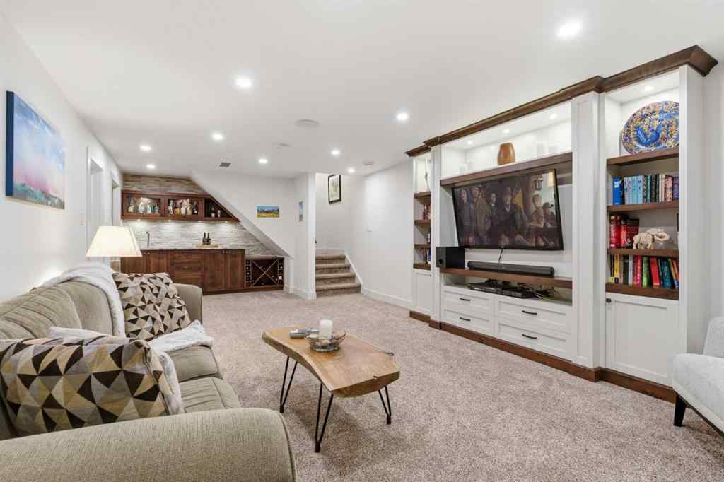 MLS® A2267178 - 631 Willoughby Crescent SE in Willow Park Calgary, Residential