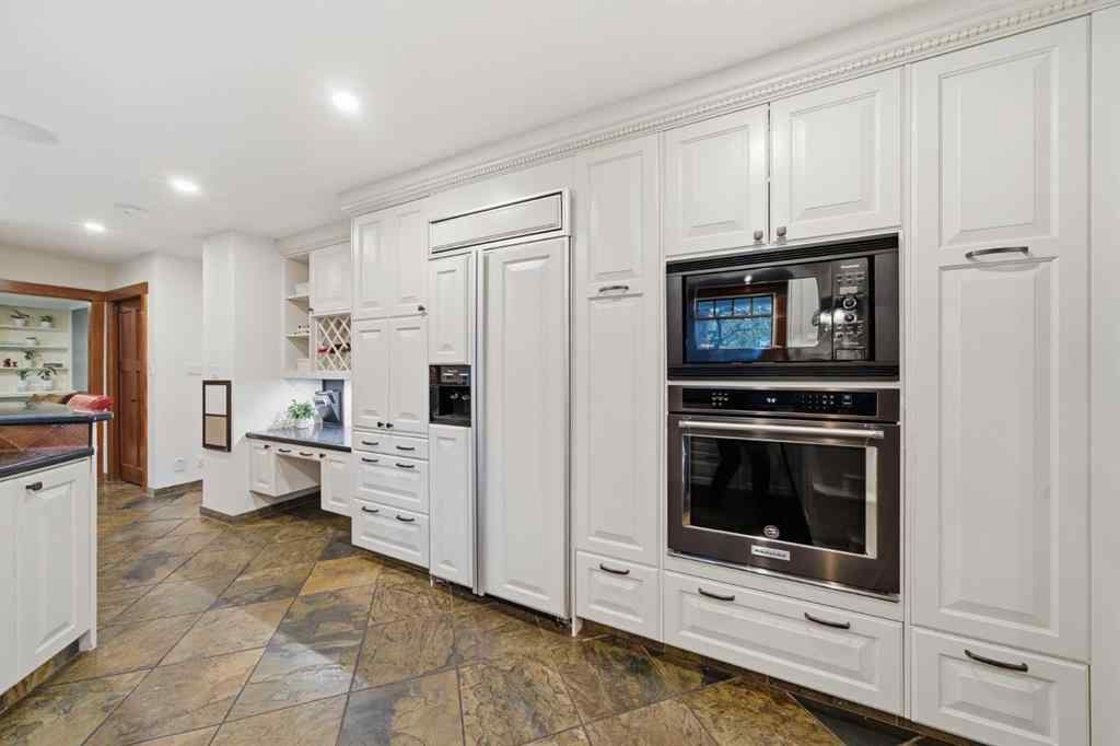 MLS® A2267178 - 631 Willoughby Crescent SE in Willow Park Calgary, Residential