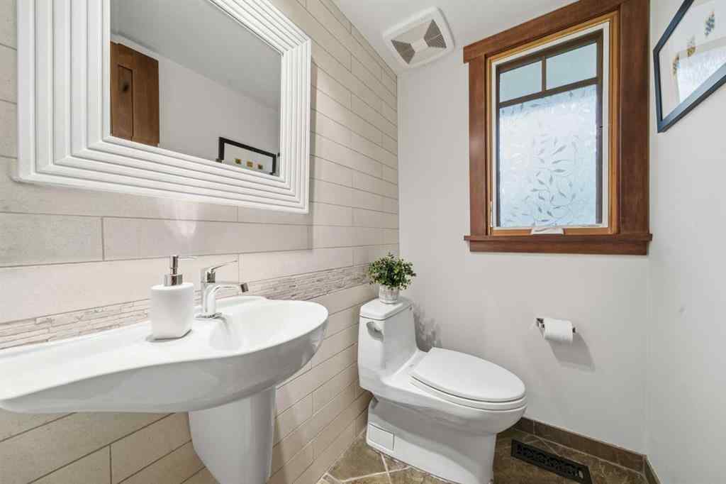 MLS® A2267178 - 631 Willoughby Crescent SE in Willow Park Calgary, Residential