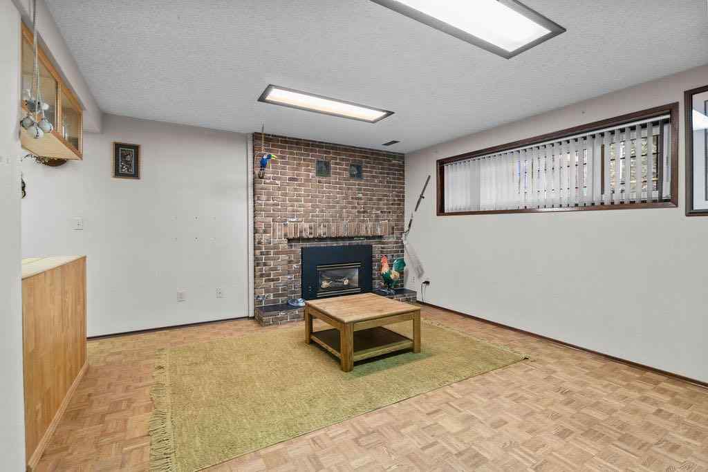 MLS® A2267181 - 3350 Oakwood Drive SW in Oakridge Calgary, Residential