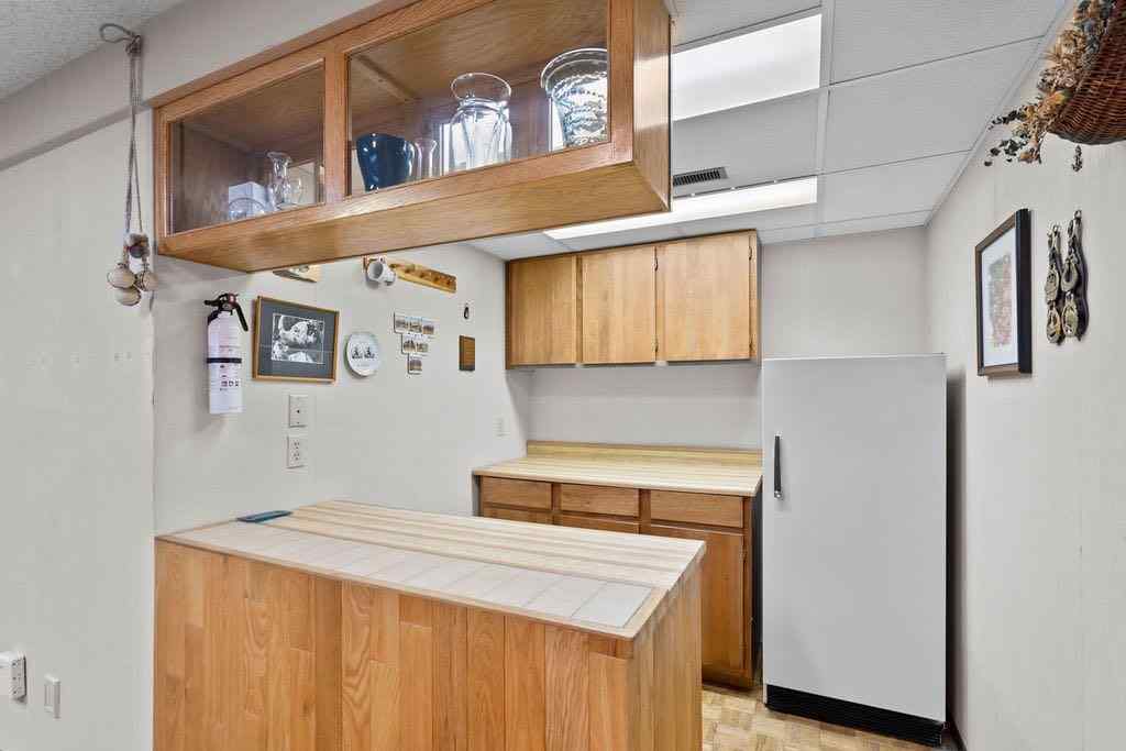 MLS® A2267181 - 3350 Oakwood Drive SW in Oakridge Calgary, Residential