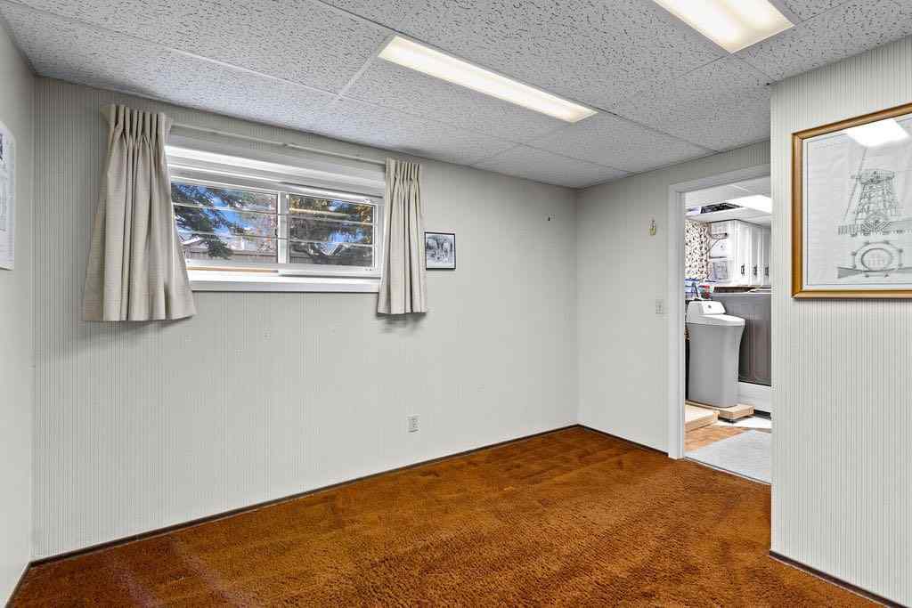 MLS® A2267181 - 3350 Oakwood Drive SW in Oakridge Calgary, Residential