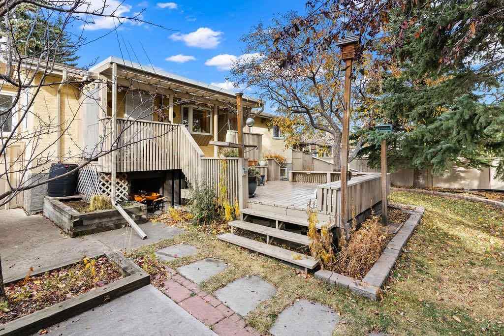 MLS® A2267181 - 3350 Oakwood Drive SW in Oakridge Calgary, Residential