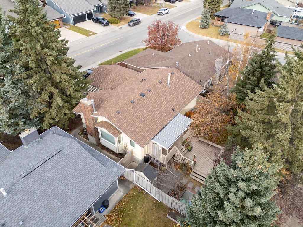 MLS® A2267181 - 3350 Oakwood Drive SW in Oakridge Calgary, Residential