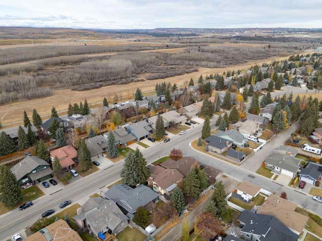 MLS® A2267181 - 3350 Oakwood Drive SW in Oakridge Calgary, Residential