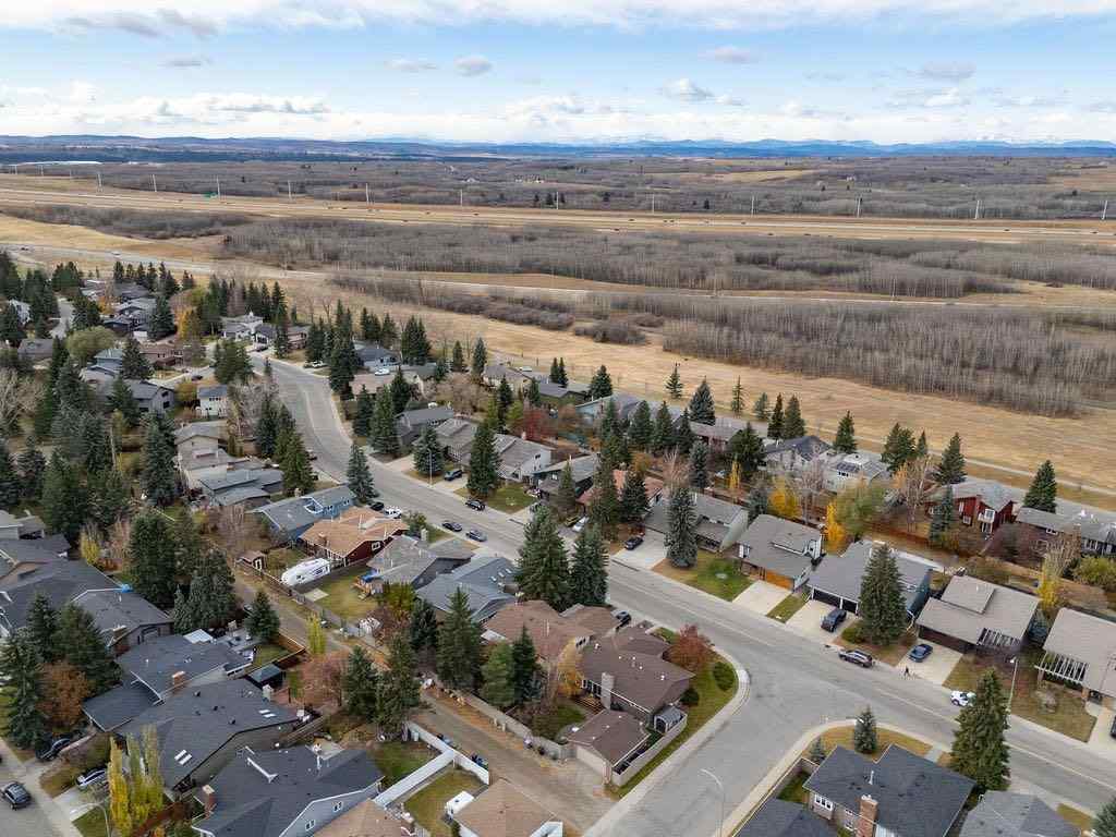 MLS® A2267181 - 3350 Oakwood Drive SW in Oakridge Calgary, Residential