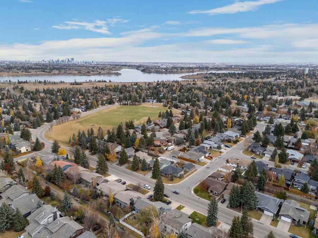MLS® A2267181 - 3350 Oakwood Drive SW in Oakridge Calgary, Residential