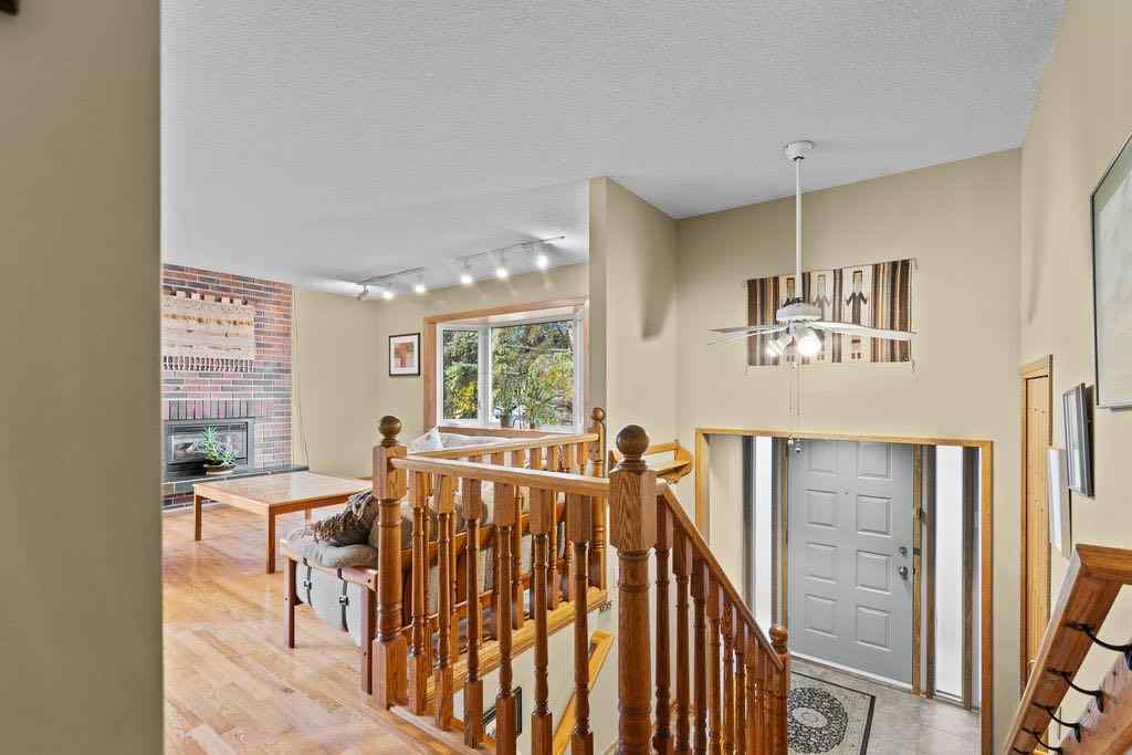 MLS® A2267181 - 3350 Oakwood Drive SW in Oakridge Calgary, Residential