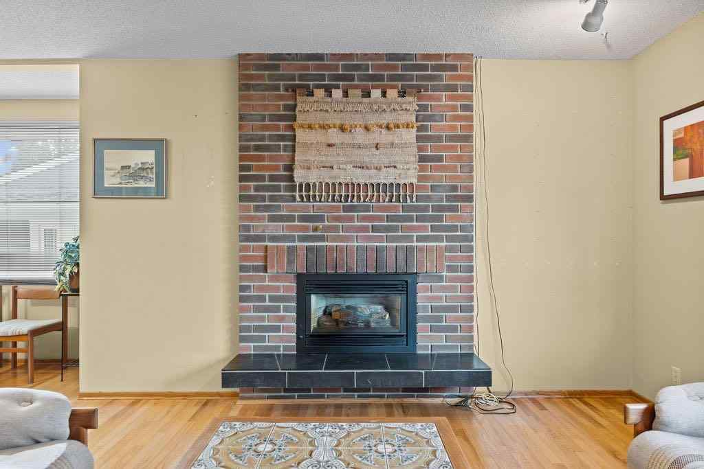 MLS® A2267181 - 3350 Oakwood Drive SW in Oakridge Calgary, Residential