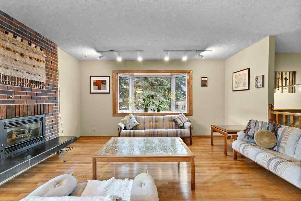 MLS® A2267181 - 3350 Oakwood Drive SW in Oakridge Calgary, Residential