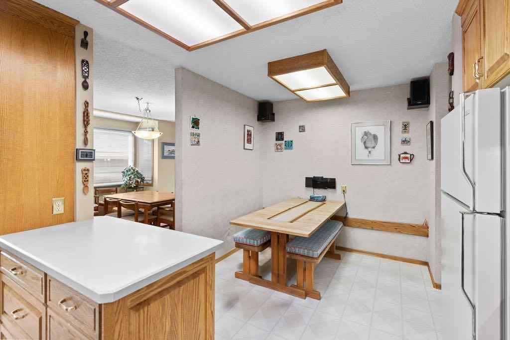 MLS® A2267181 - 3350 Oakwood Drive SW in Oakridge Calgary, Residential