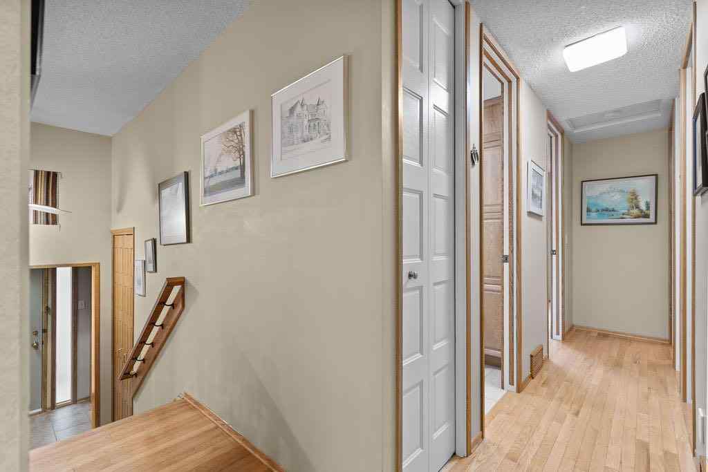 MLS® A2267181 - 3350 Oakwood Drive SW in Oakridge Calgary, Residential