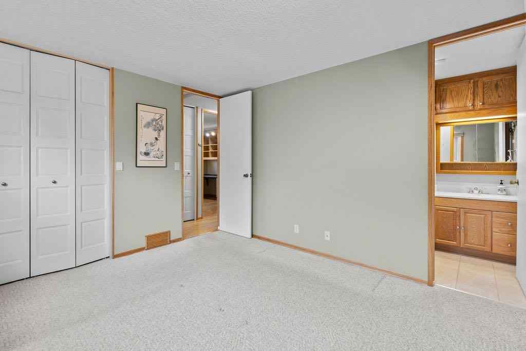 MLS® A2267181 - 3350 Oakwood Drive SW in Oakridge Calgary, Residential