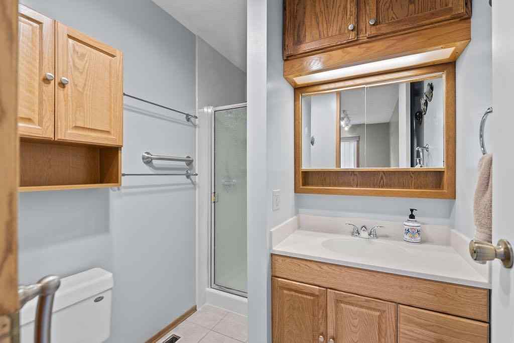 MLS® A2267181 - 3350 Oakwood Drive SW in Oakridge Calgary, Residential