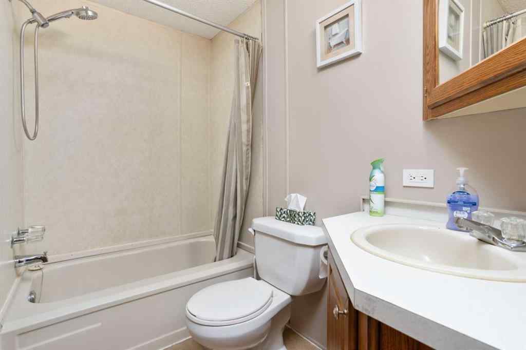 MLS® A2267182 - 5233 47 Street  in Sparling Camrose, Residential