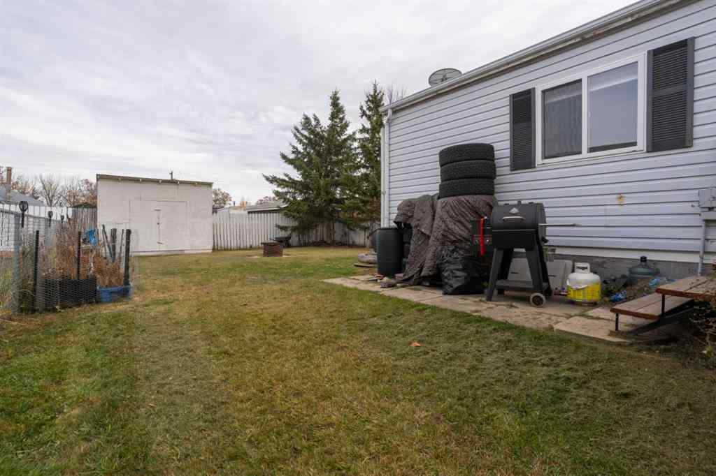 MLS® A2267182 - 5233 47 Street  in Sparling Camrose, Residential