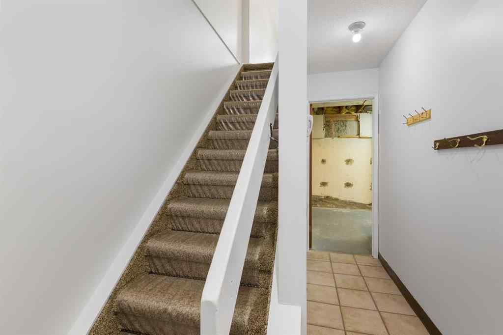 MLS® A2267183 - Unit #72 1055 72 Avenue NW in Huntington Hills Calgary, Residential